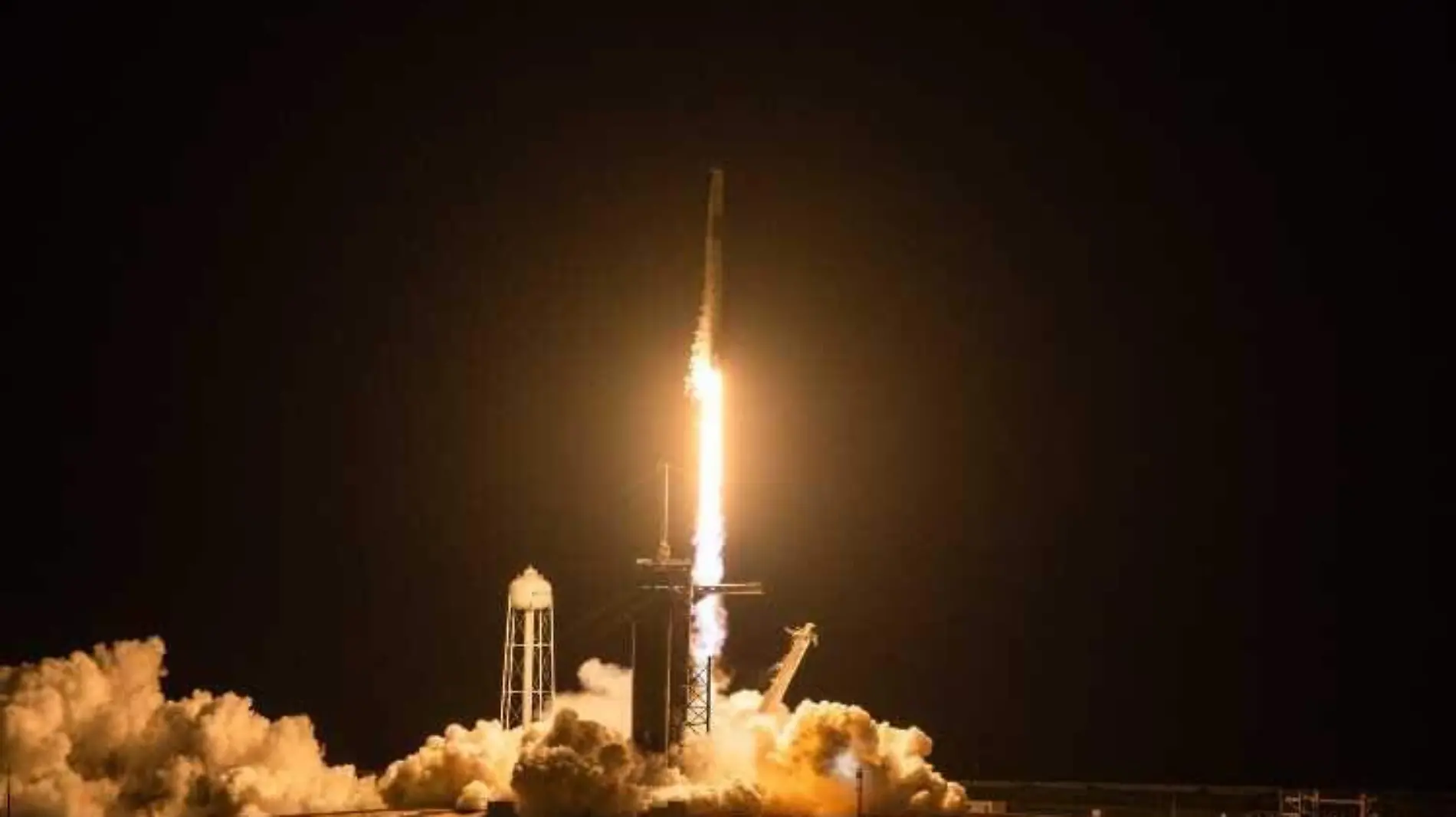 Despega Falcon 9 de SpaceX 